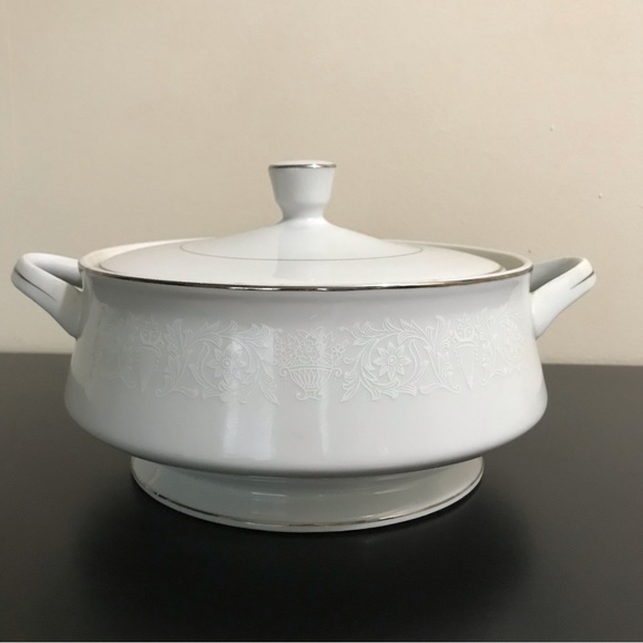 Crown Victoria Fine China Lovelace Covered Casserole Dish Pot | Platinum Trim - Picture 6 of 13